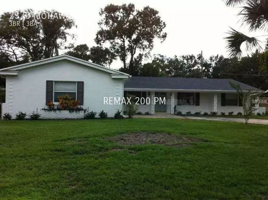 2330 Mohawk Trail in Maitland, FL - Foto de edificio