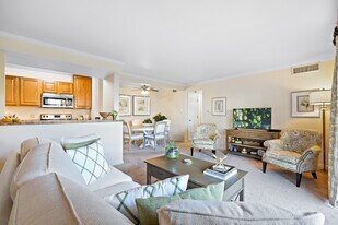 Courts Of Williamsburg in Lisle, IL - Building Photo