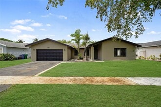 7201 NW 46th Ct in Lauderhill, FL - Building Photo - Building Photo