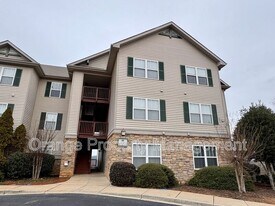 1621 Harts Ridge Dr in Seneca, SC - Building Photo