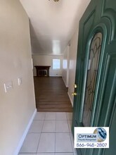 10401 Victor Ave in Hesperia, CA - Building Photo - Building Photo