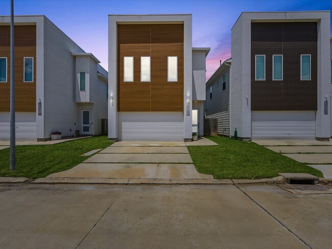 property at 2216 Cortijo Pl