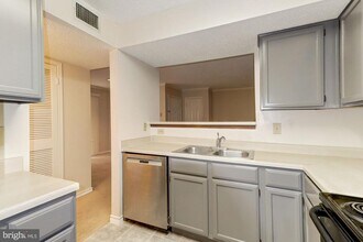 1511 Lincoln Way in McLean, VA - Building Photo - Building Photo