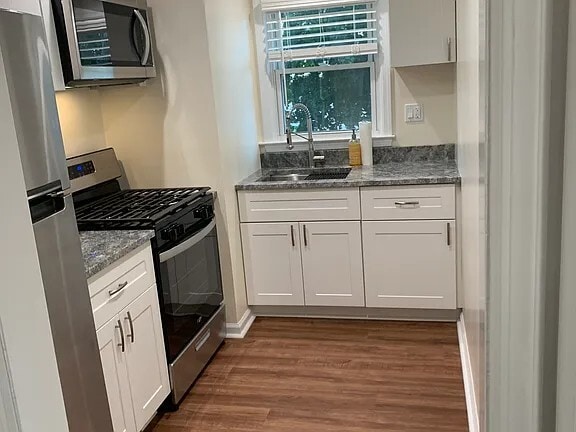 120 Bradford Ave, Unit #2 in Mamaroneck, NY - Foto de edificio - Building Photo