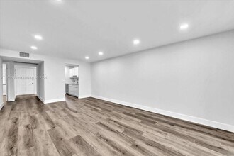 1201 SW 128th Terrace in Pembroke Pines, FL - Building Photo - Building Photo