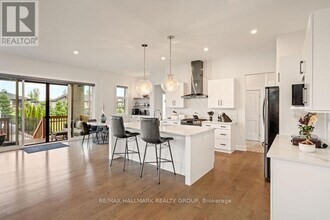 1575 Rangeland Ave in Ottawa, ON - Building Photo - Building Photo