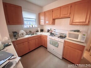 456 Salem St, Unit 6 in Medford, MA - Foto de edificio - Building Photo