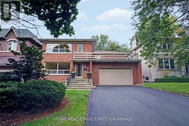 596 St Clements Ave
