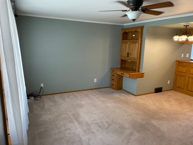 1916 S Holly Ave in Sioux Falls, SD - Building Photo - Building Photo