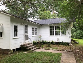 11230 Beaver Creek Rd in Kentwood, LA - Building Photo - Building Photo