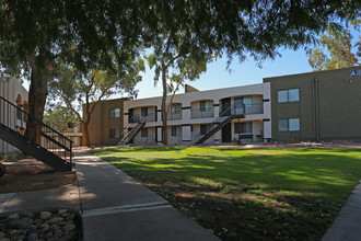 Juniper Canyon *Newly Remodeled Units* in Tucson, AZ - Building Photo - Building Photo