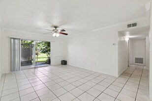 1695 Lee Rd, Unit B106 in Winter Park, FL - Building Photo