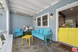 10521 Cushdon Ave in Los Angeles, CA - Building Photo