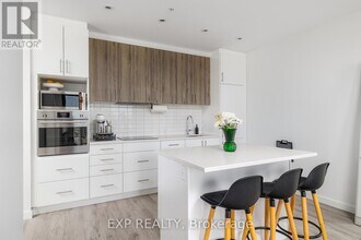 181 King St S in Waterloo, ON - Building Photo - Building Photo