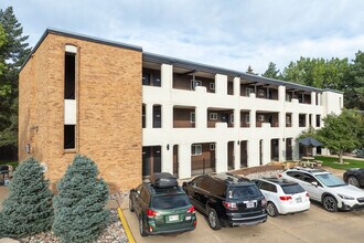 Angel's Fortress Apartments in Boulder, CO - Foto de edificio - Building Photo