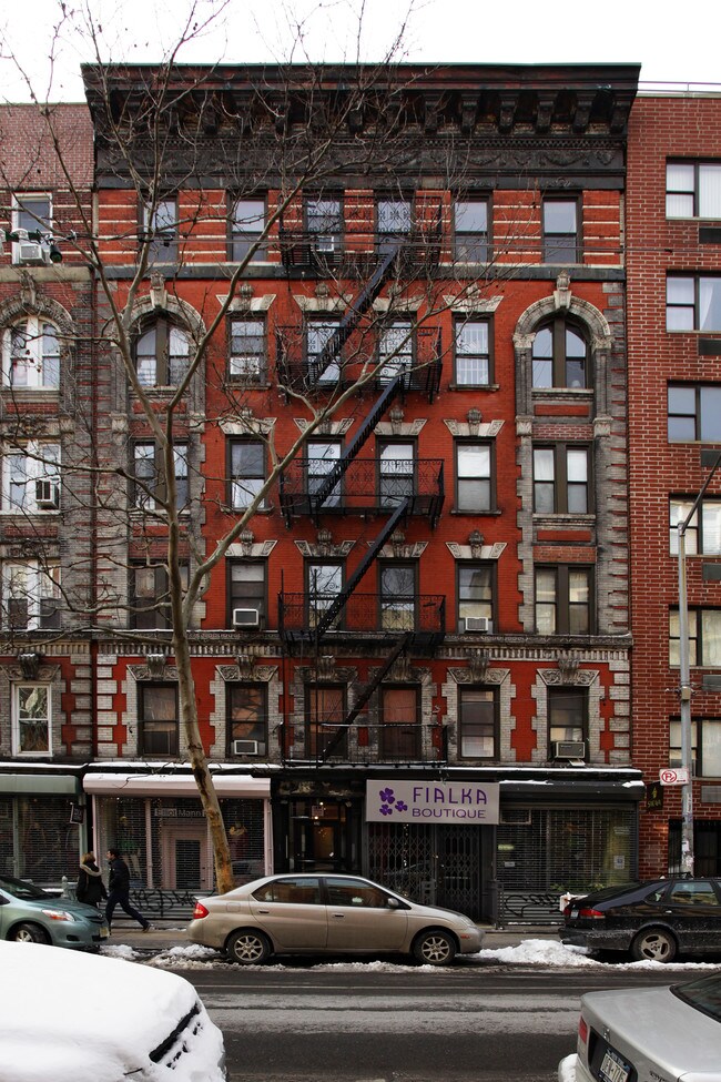 324 E 9th St in New York, NY - Building Photo - Building Photo