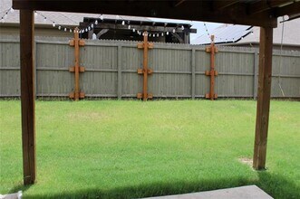 688 Navasota Dr in Crandall, TX - Foto de edificio - Building Photo