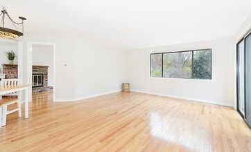 8 Treetop Park in Westborough, MA - Building Photo - Building Photo