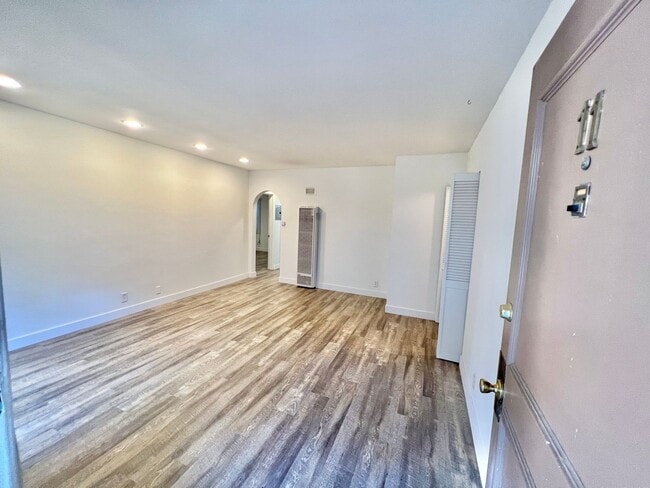 3608 Keystone Av, Unit 12 11 in Los Angeles, CA - Building Photo - Building Photo
