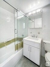 E 16 ST in New York, NY - Building Photo - Building Photo