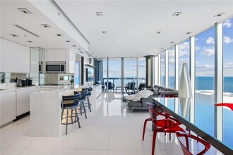 6899 Collins Ave, Unit 2208 in Miami Beach, FL - Building Photo - Building Photo