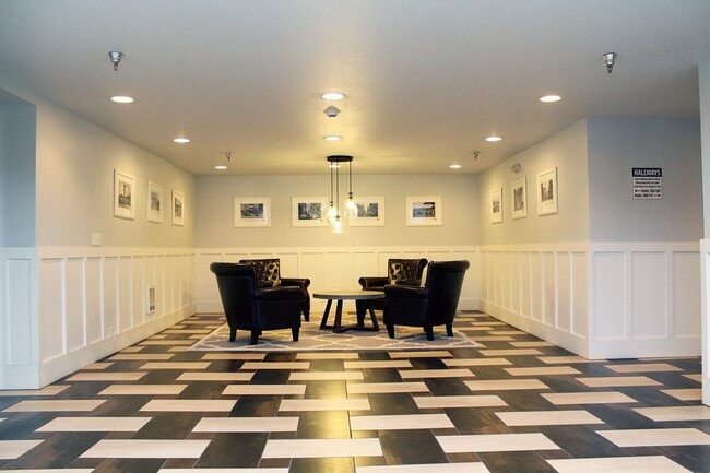 1829 NW Lovejoy St in Portland, OR - Building Photo - Building Photo