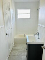 10601 SW 184th St in Cutler Bay, FL - Building Photo