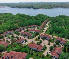 17 Captains Cove Ln in Webster, NY - Building Photo