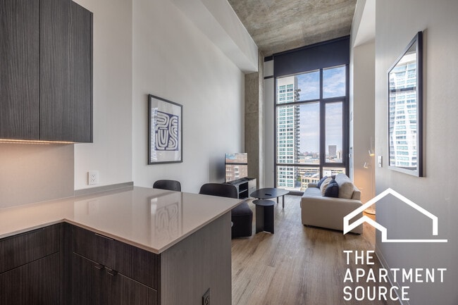 633 S LaSalle St in Chicago, IL - Building Photo - Building Photo