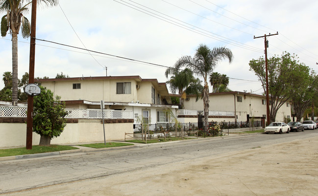 The Cedarcrest in Downey, CA - Building Photo - Building Photo