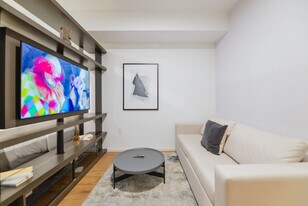 398 NE 5th St in Miami, FL - Building Photo