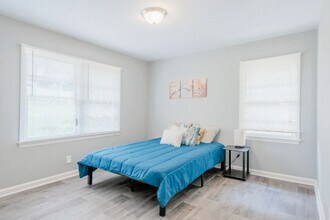 2684 Loghaven Dr NW in Atlanta, GA - Building Photo - Building Photo