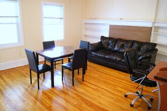 1526 E Genesee St, Unit Apt 2 in Syracuse, NY - Building Photo - Building Photo