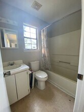 822 Lost Grove Ln in Hinesville, GA - Foto de edificio - Building Photo