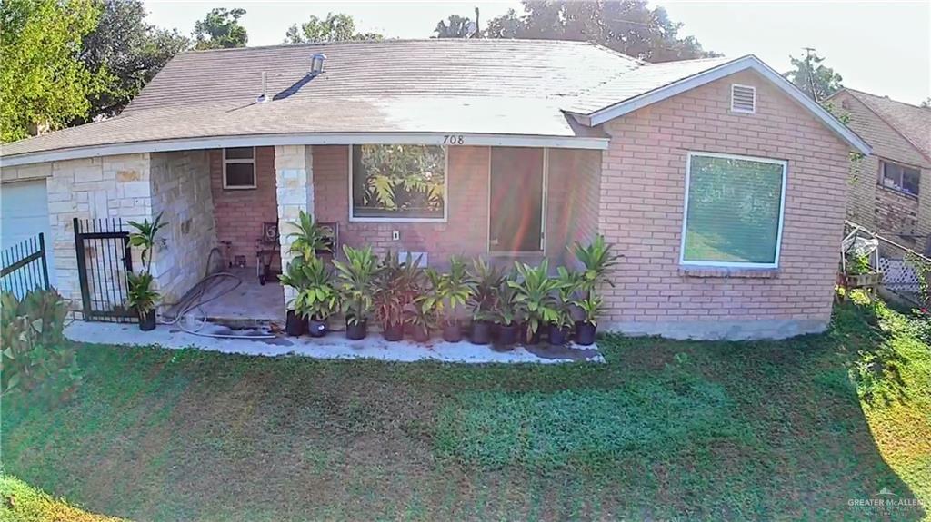 27 S 6th St in McAllen, TX - Building Photo