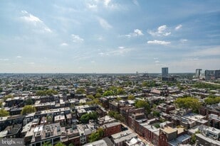 2031 Locust St in Philadelphia, PA - Building Photo