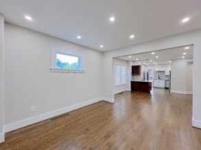 5001 Seminole St-Unit -Apt in Detroit, MI - Building Photo - Building Photo