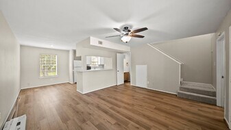 2533 S Washington Ave in Pearland, TX - Building Photo