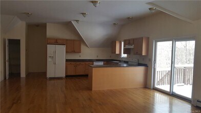 184 Hosner Mountain Rd-Unit -UNIT 2 in Hopewell Junction, NY - Building Photo - Building Photo