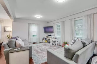 86 Tulip St in Summit, NJ - Building Photo - Building Photo