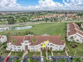 6000 Bahia Del Mar Cir in St. Petersburg, FL - Building Photo