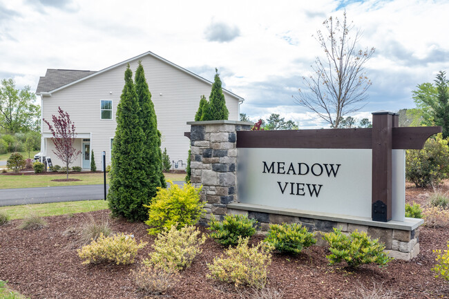 Meadow View in Clayton, NC - Building Photo - Building Photo