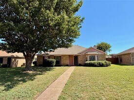 1216 Payne Dr in Lancaster, TX - Building Photo