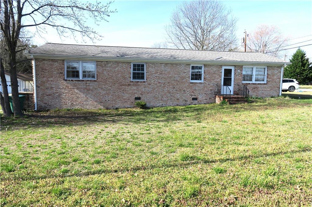 3400 South St in Chester, VA - Building Photo