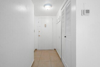 250 NE 20th St in Boca Raton, FL - Building Photo - Building Photo