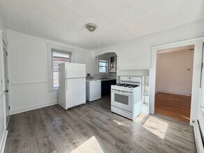 327 Columbia St in Cambridge, MA - Building Photo - Building Photo