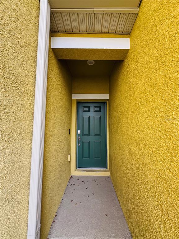 9890 Red Eagle Dr in Orlando, FL - Building Photo - Building Photo