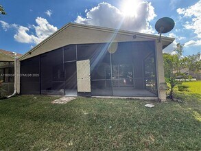 15749 Woodgate Ct in Sunrise, FL - Building Photo - Building Photo