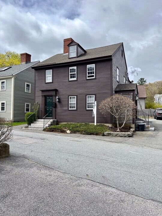 8 Morse Ct in Manchester by the Sea, MA - Building Photo