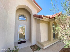4320 Loma Del Norte Dr in El Paso, TX - Building Photo - Building Photo